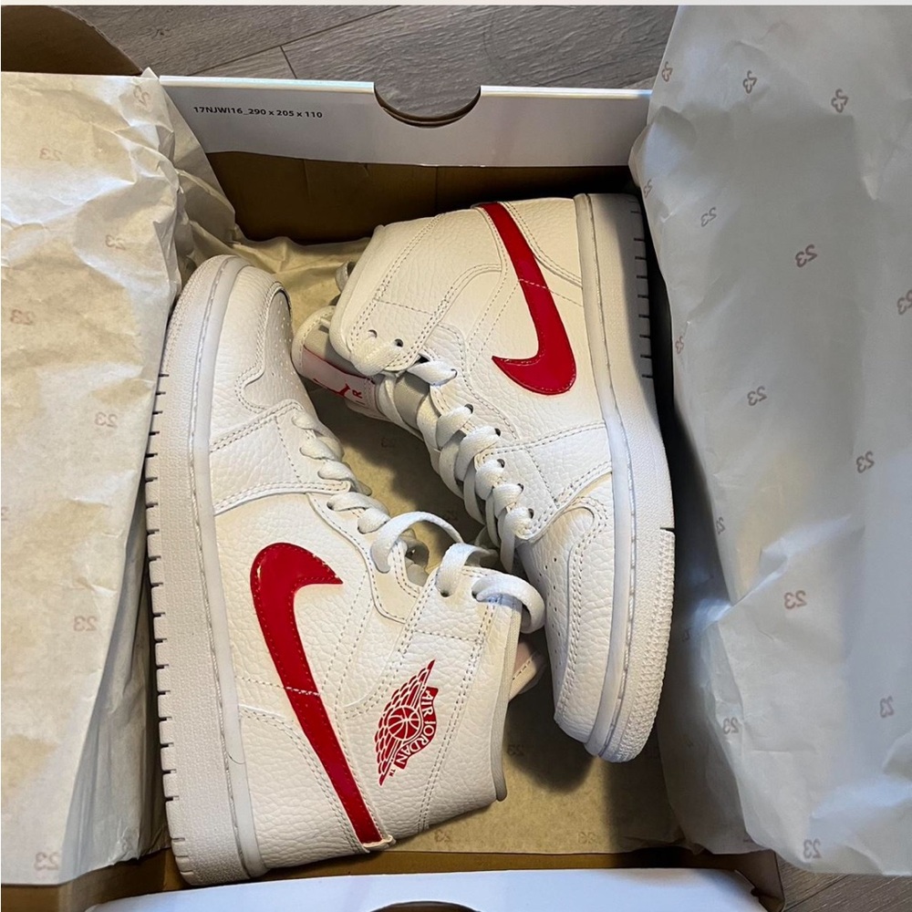 Nike Air Jordan University Red Mid